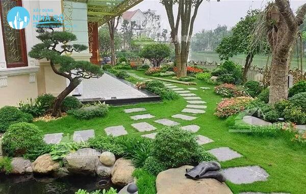 Cây sân vườn là một trong những yếu tố làm nên vẻ đẹp của sân vườn