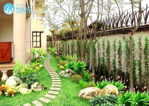 Diện tích sân vườn nhỏ có thể sử dụng các loại cây cảnh nhỏ để trang trí cho sân vườn