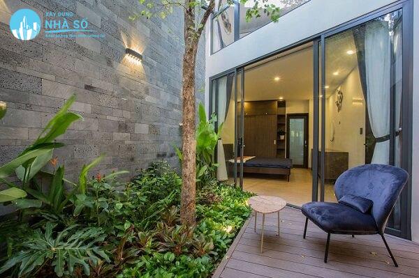 Thiết kế tường sân vườn với khoảng không gian mini