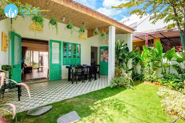 Phong cách thiết kế sân vườn nông thông quen thuộc gần gũi